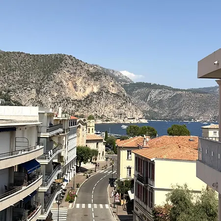 à Beaulieu-sur-mer, Côte D'azur, Climatisé, Avec Terrasse *